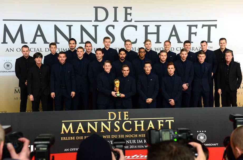 Berlino, 10 novembre 2014: la nazionale tedesca di calcio alla prima del film-documentario “Die Mannschaft” dedicato alla vittoria della Germania nel Campionato mondiale di calcio in Brasile (Afp)